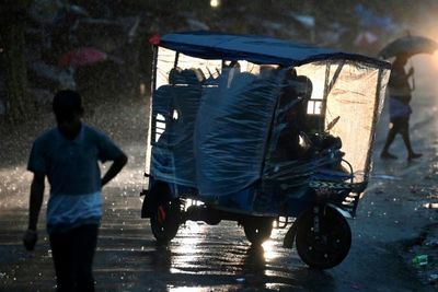 Cyclone Sitrang hits Bangladesh, hundreds of thousands of people evacuated