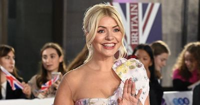 Holly Willoughby shares snap of lookalike sister and thanks her for being 'by her side'