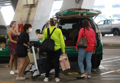 Bangkok airport appeals for more cabs