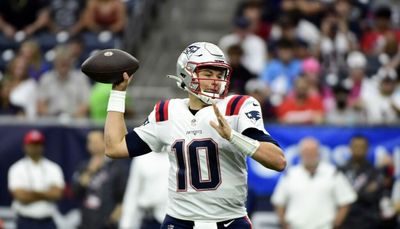 Patriots QB Mac Jones active for Bears game, will start