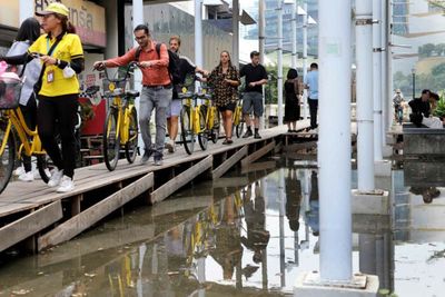 2011 floods unlike current crisis, says PM