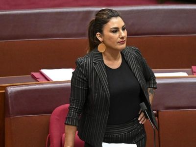 Thorpe defiant over senate bikie probe