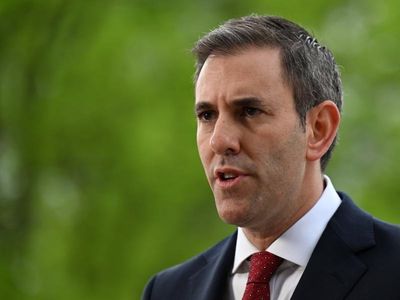 Australia hails UK's 'first PM of colour'