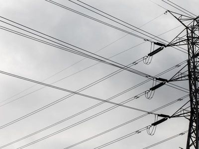 Farmers offered $200k to host NSW wires