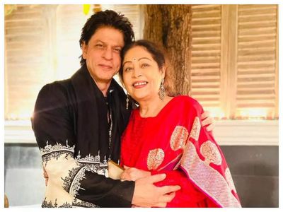 Kirron Kher shares a warm hug with Shah Rukh Khan as she catches up with her old friends on Diwali – See photo