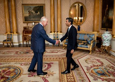 New PM Rishi Sunak pledges to lead Britain out of economic crisis