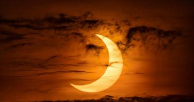 How to watch solar eclipse in Edinburgh today - and you'll have to be fast