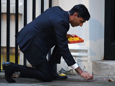 Rishi Sunak's ascent to British prime minister stirs celebrations across India