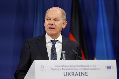 Asked about negotiations, Germany's Scholz stresses Ukraine's territorial integrity