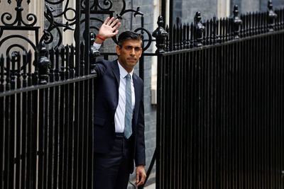 Rishi Sunak news – live: New PM ‘to delay fiscal statement’ as plans still in balance