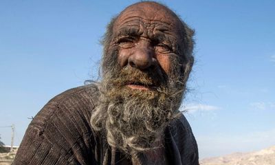 ‘World’s dirtiest man’ dies in Iran at 94 a few months after first wash