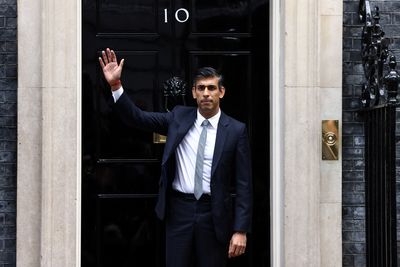 New PM Rishi Sunak pledges to lead UK out of economic crisis