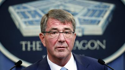 Ash Carter, the U.S. defense secretary who opened combat jobs to women, dies at 68