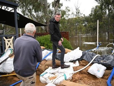 Rain moves south as NSW floods continue