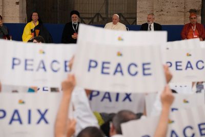 Pope, other leaders, appeal for end to 'nuclear nightmare'