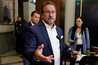 Quebec separatist party calls on Canada to split with British monarchy