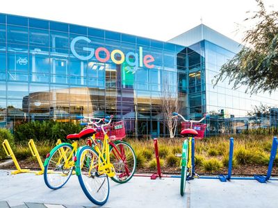 How To Trade Alphabet (GOOGL) Stock Before And After Q3 Earnings