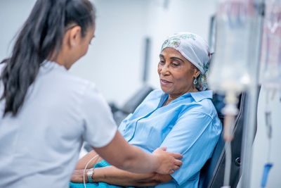 Minorities face longer wait times for vital lung cancer treatment, study finds