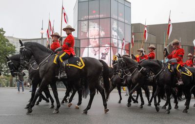 Quebec sovereigntists urge Canada to cut ties to British monarchy