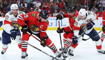 Blackhawks use ‘underdog mentality’ to hold off Panthers, win fourth straight