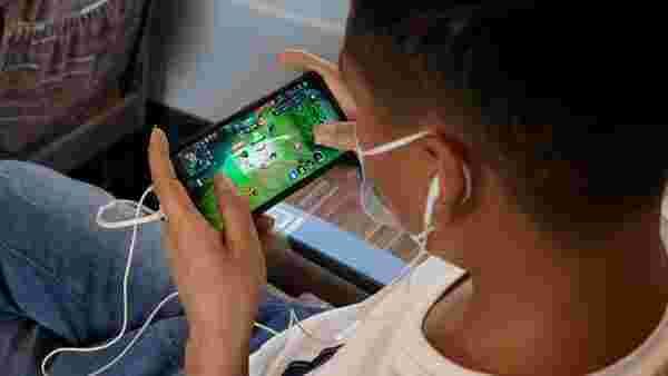 Smartphone storage space is the new turf war for game makers