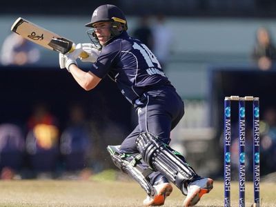 In-form Harris leads Victoria to victory