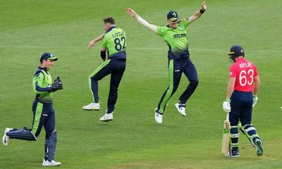 Ireland stun England at T20 World Cup to throw Super 12 group wide open