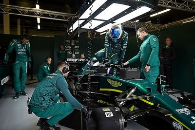 Video: O'Sullivan completes AMABA F1 prize test with Aston Martin