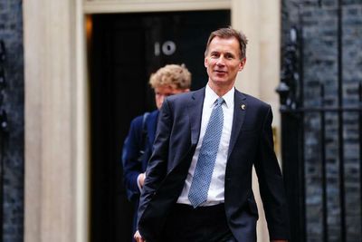 Chancellor Jeremy Hunt delays Autumn Budget statement until next month