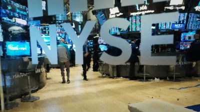 Stock Market Today: Big Tech Warning Pounds Nasdaq, Dow Posts Narrow Gain As Stocks Track Treasury Yield Retreat