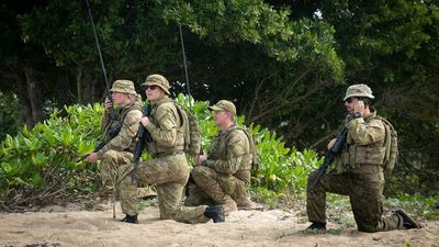 Australian troops to help train Ukrainian forces in fight against Russia, as more Bushmaster vehicles sent to war