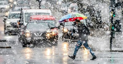 UK weather forecast: Snow to fall within WEEKS just days after 21C Indian summer