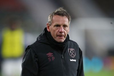 Stuart Pearce gives England rugby league squad World Cup pep talk