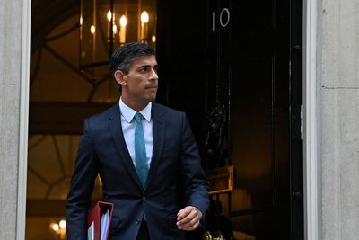 ‘More jobs for the boys’: Labour MP accuses Rishi Sunak of ‘silencing women’s voices at top table’ OLD