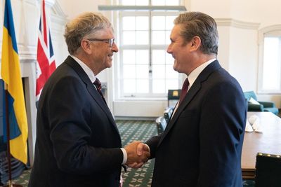 Keir Starmer meets Bill Gates in Parliament