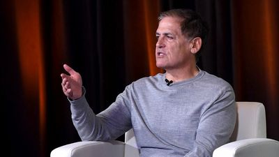 Mark Cuban blasts 2-party political system that boosts "extreme views"