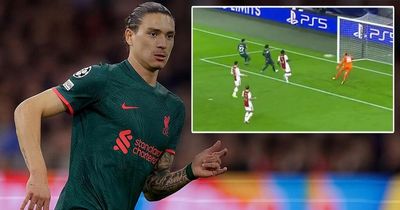 Liverpool fans spot Roberto Firmino's reaction to Darwin Nunez's open-goal miss