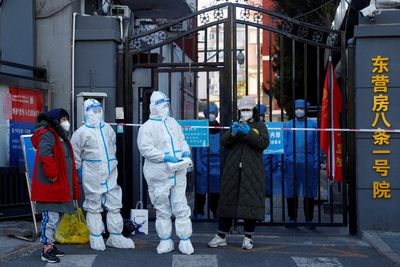 Chinese cities double down on zero-COVID as outbreaks widen