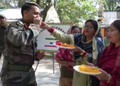 Bhai Dooj 2022: Indian Army Celebrates Bhai Dooj With Women At Line Of Control