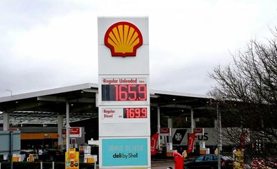 Shell more than doubles third-quarter profit as energy bills soar