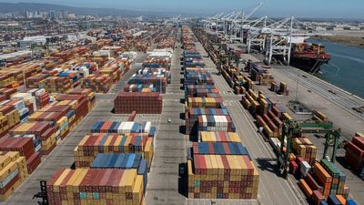 U.S. economy grew in third quarter, rebounding after contractions