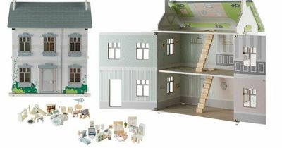 Aldi shoppers are loving this 'beautiful' wooden dolls house that includes accessories!