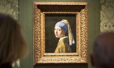 Just Stop Oil activist tries to glue own head to Girl with a Pearl Earring