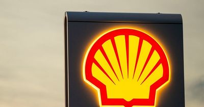 Oil giant Shell posts extra profit while households struggle to pay energy bills