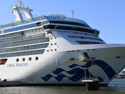 Virus-infected cruise ship to dock in WA