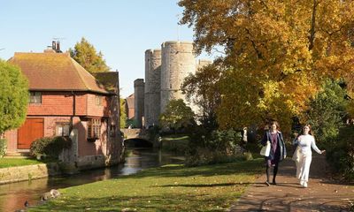 Climate crisis fuelling unseasonably warm October in UK and Europe, say experts