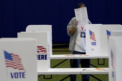 US braces for midterm elections turmoil amid legal challenges