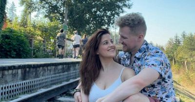 Couple suffer 'disaster' proposal after fiancé loses £14k engagement ring on beach