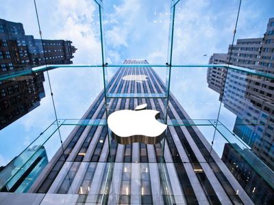 How To Trade Apple Stock Heading Into Q4 Earnings