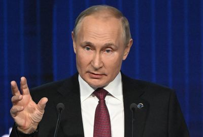 Lula or Bolsonaro? Putin says he has good relations with both